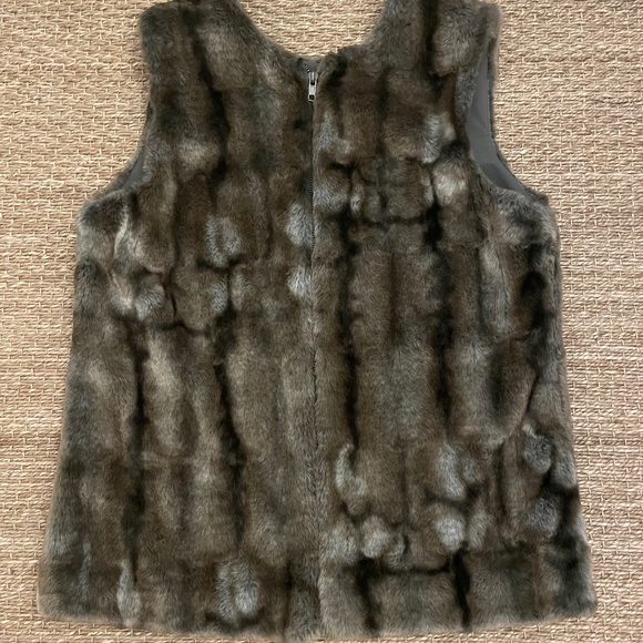 Amy Matteo faux fur vest - Picture 1 of 3